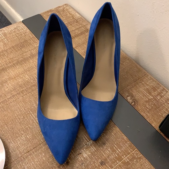 Size 9.5 Saks Fifth Avenue heels - Picture 2 of 5